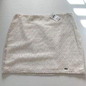 NWT Hollister cream skirt